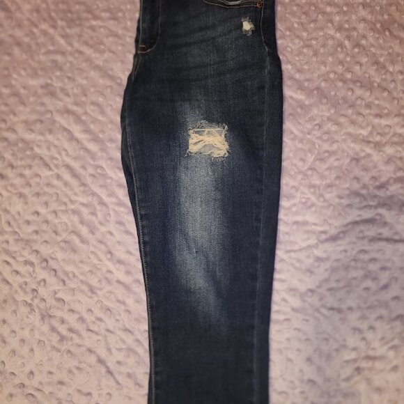 Soho NY&Co Distressed Curvy Cropped Legging Jeans Size 8 - Picture 5 of 9
